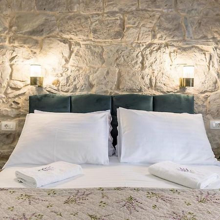 Bonbon Old Town Private En-Suite Room Split Buitenkant foto