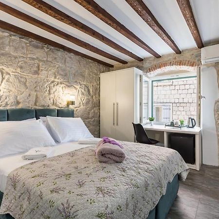 Bonbon Old Town Private En-Suite Room Split Buitenkant foto
