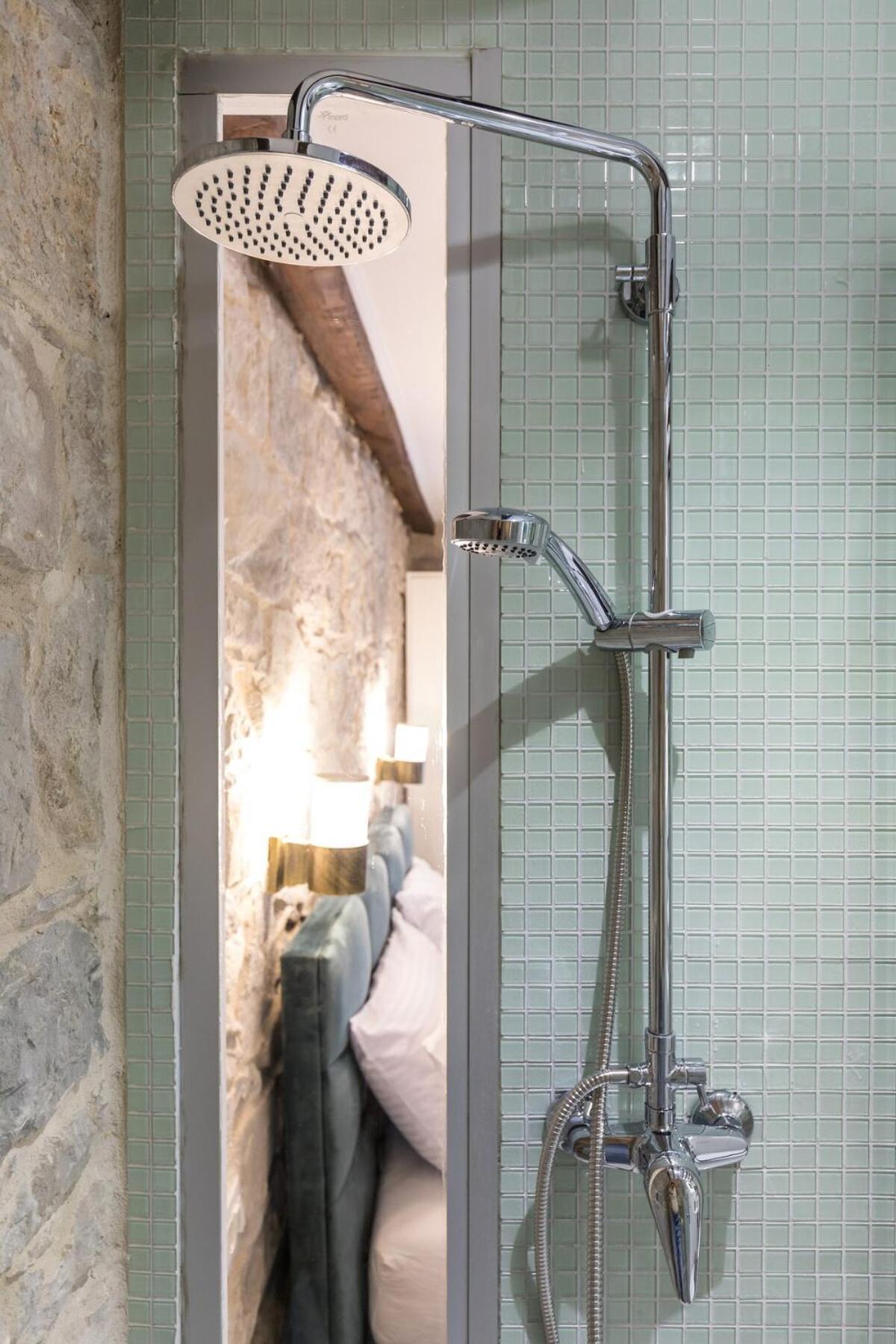 Bonbon Old Town Private En-Suite Room Split Buitenkant foto