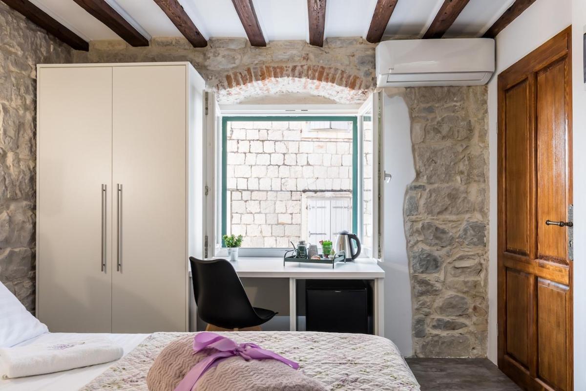Bonbon Old Town Private En-Suite Room Split Buitenkant foto