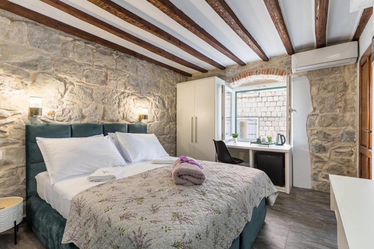 Bonbon Old Town Private En-Suite Room Split Buitenkant foto